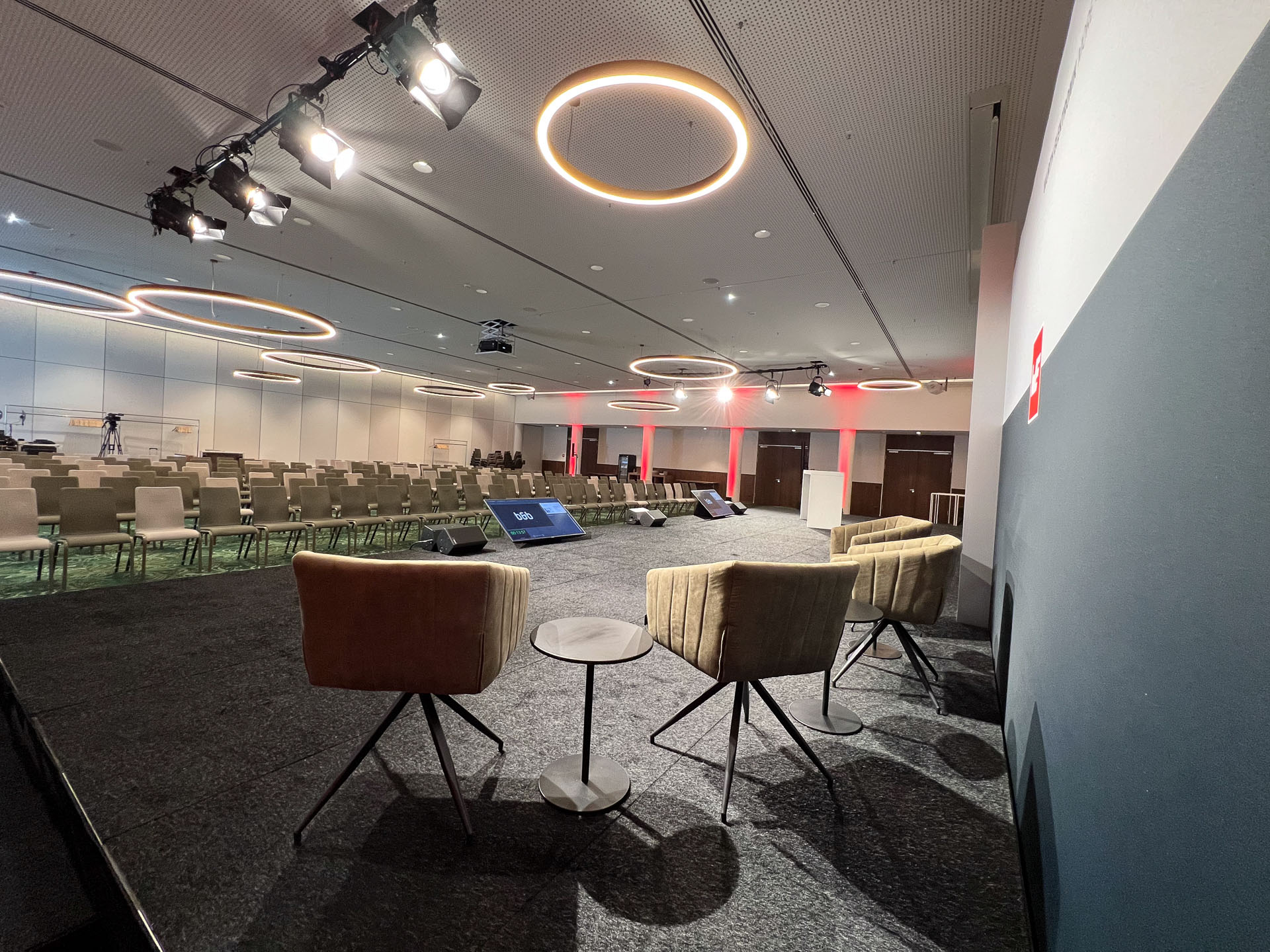 25-06_Wuerth-Elektronik-eiSos-Junikonferenz-4568 Servicepartner f&uuml;r Eventlocations | b&b group