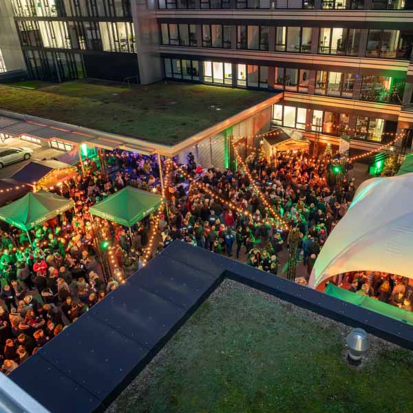 Weihnachtsmarkt-Flair bei der DEKRA in Stuttgart Vaihingen